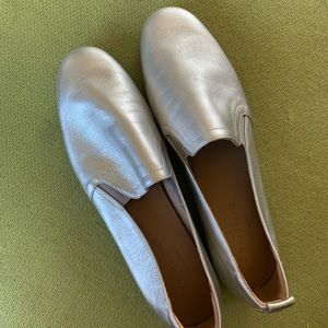 Everlane silver flat slip ons